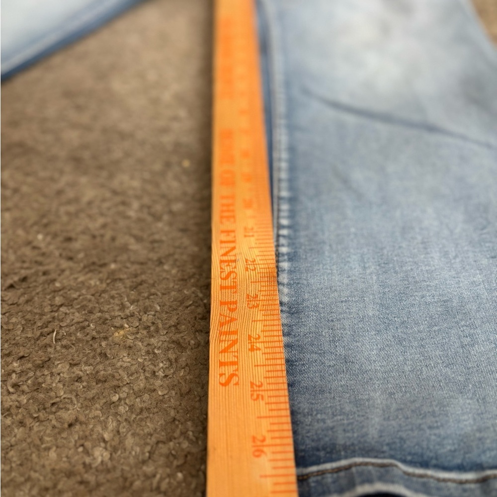 Disclosure Light Blue Relaxed Jeans- See pics for true color. - Picture 10 of 10